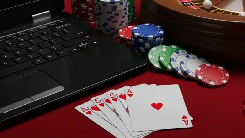 Bayclub có giới hạn độ tuổi người dùng không?